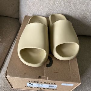 Yeezy slides worn 2-3 times